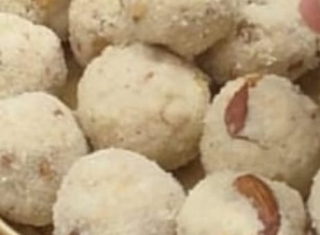 White samak (barnyard millet) laddoos studded with almond
